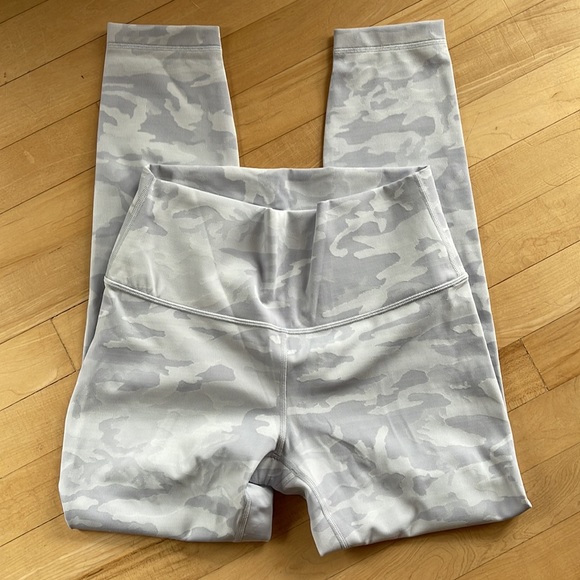 lululemon Wunder Under 7/8 Tights - Picture 5 of 6